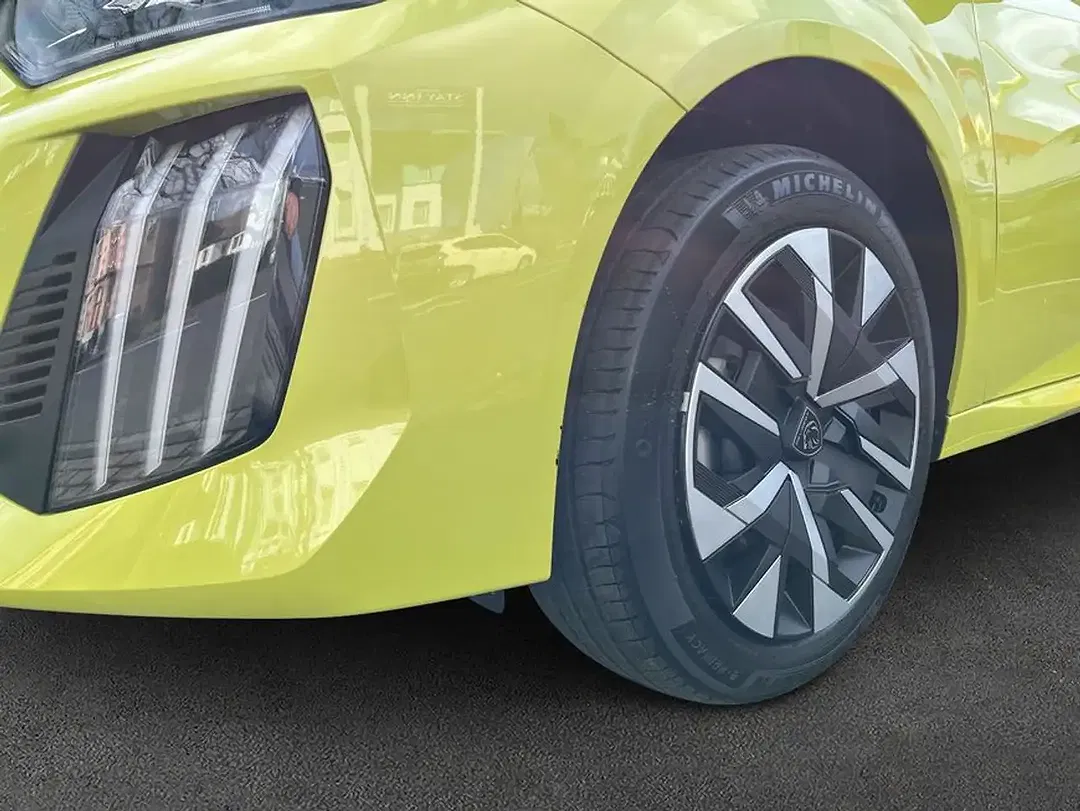 Peugeot 208 - Thumbnail 7