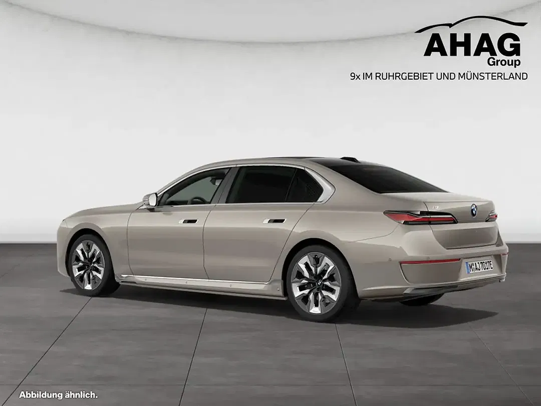 BMW i7 - Thumbnail 6