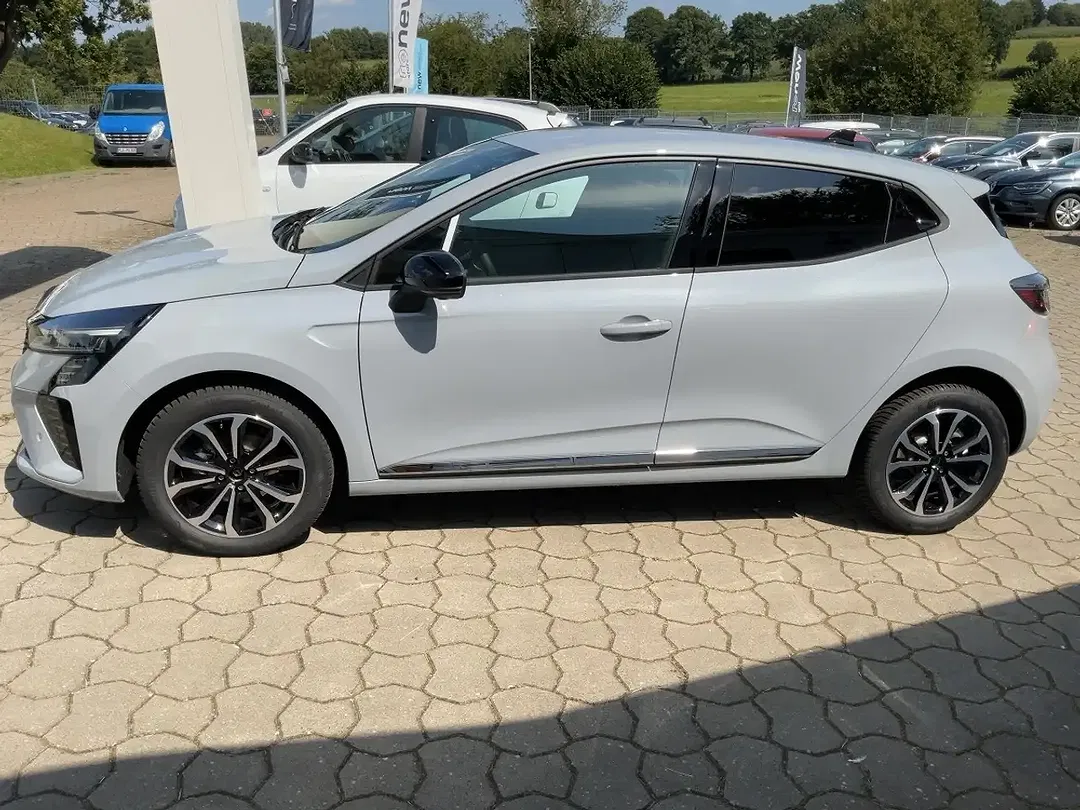 Renault Clio - Thumbnail 2