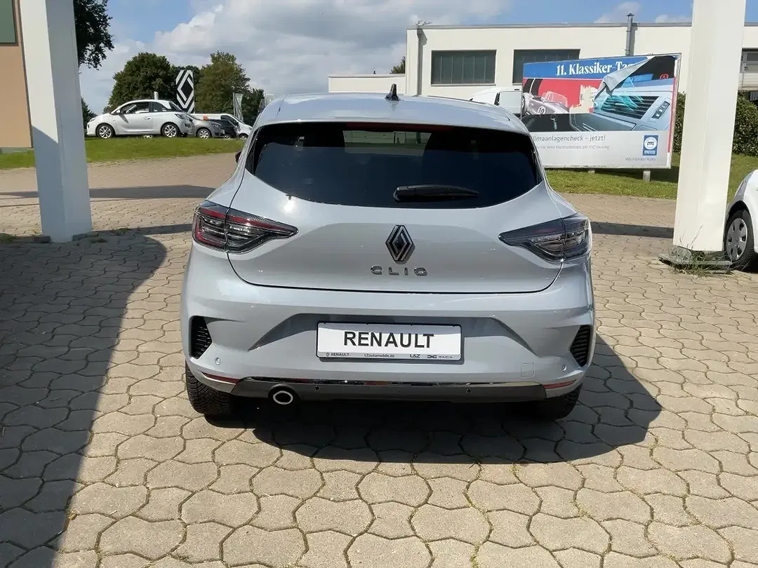 Renault Clio - Thumbnail 3