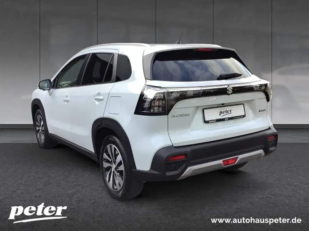 Suzuki SX4 S-Cross - Thumbnail 2