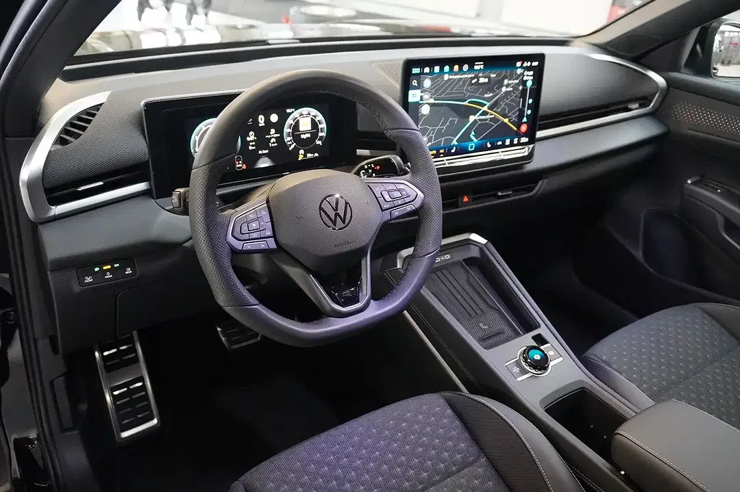 Volkswagen T-Roc - Thumbnail 10