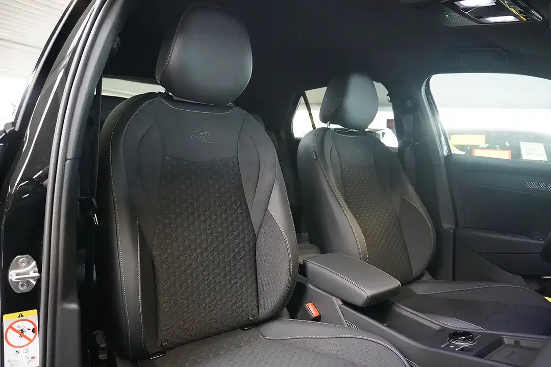 Volkswagen T-Roc - Thumbnail 21