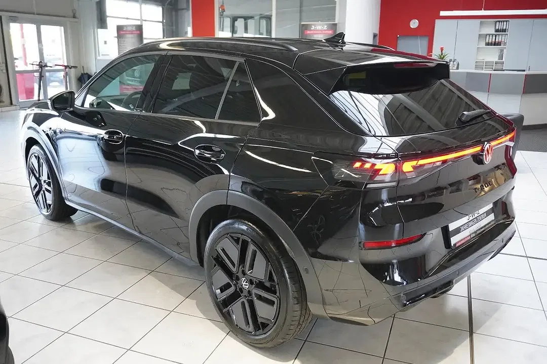 Volkswagen T-Roc - Thumbnail 4