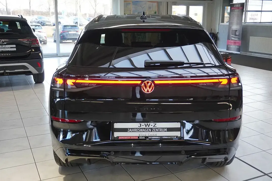 Volkswagen T-Roc - Thumbnail 5