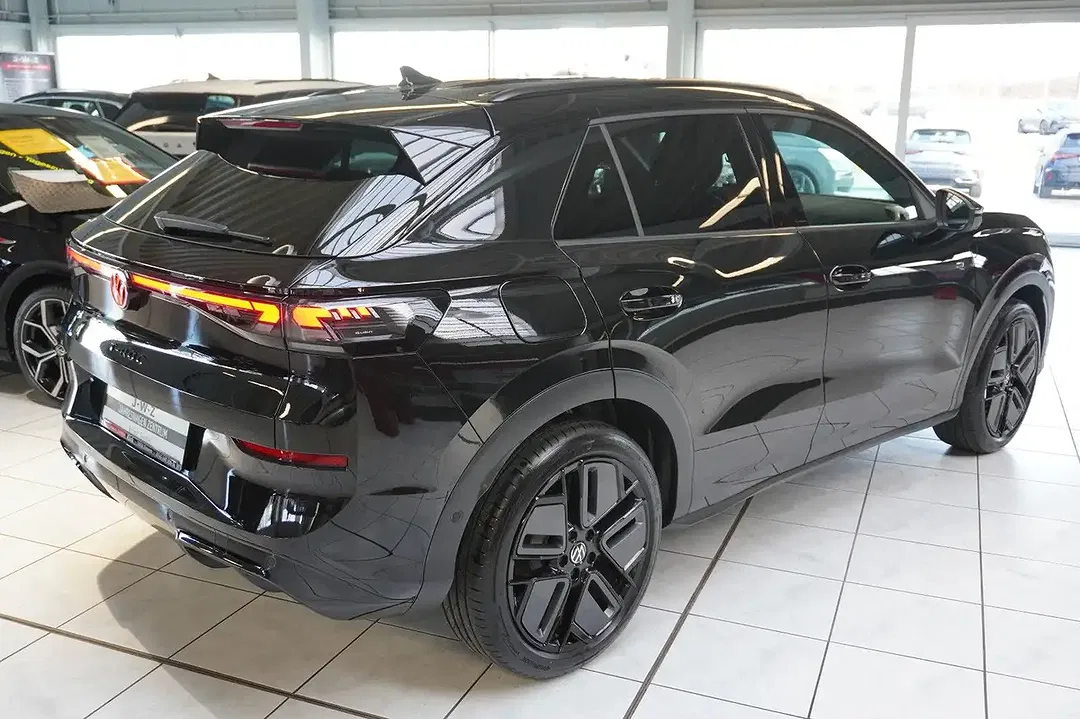 Volkswagen T-Roc - Thumbnail 6