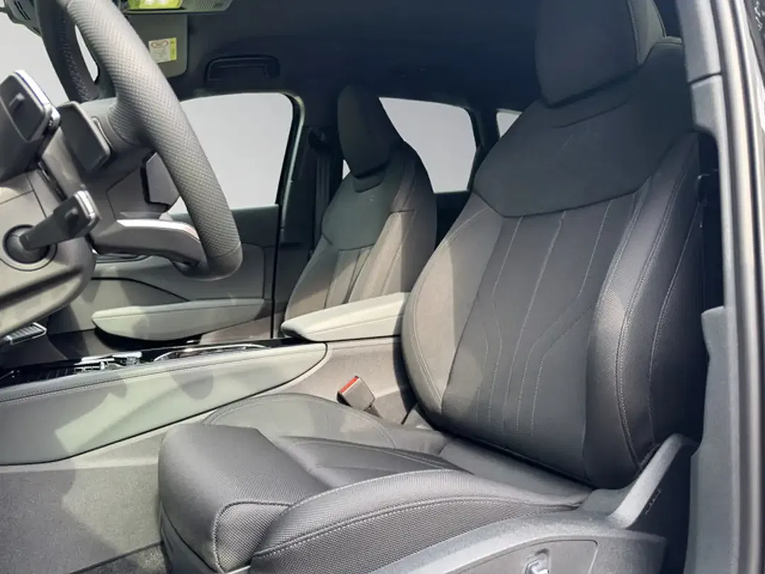Audi Q3 - Thumbnail 11