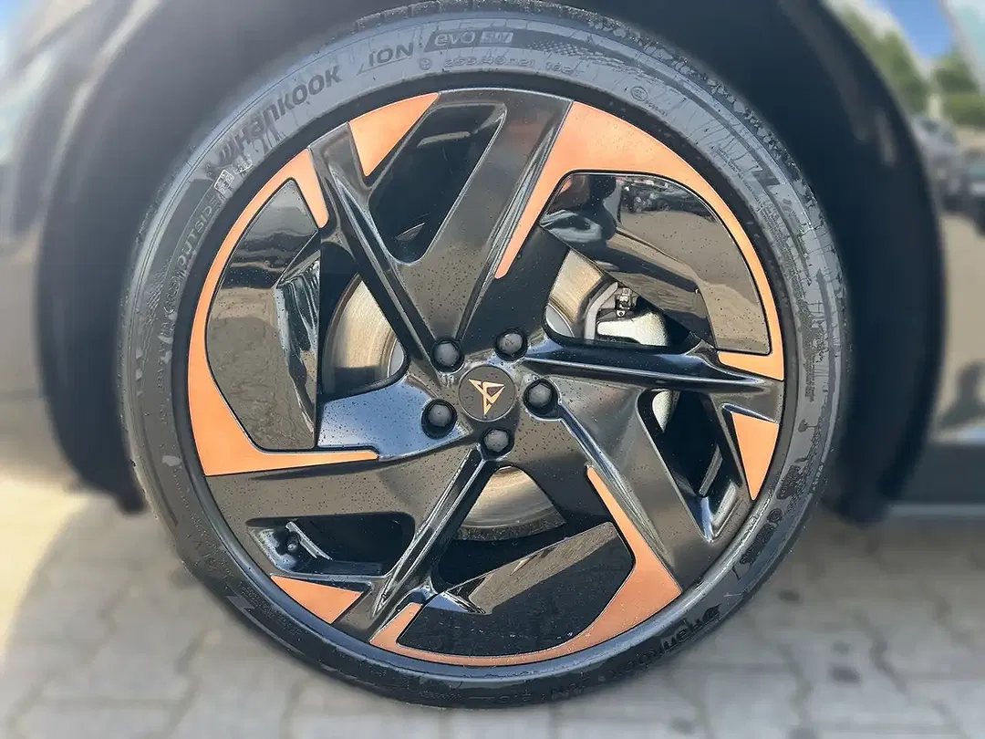 CUPRA Tavascan - Thumbnail 5