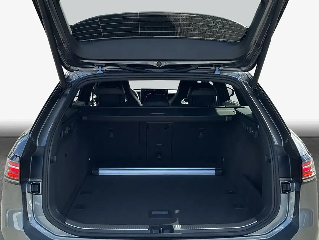 Volkswagen Passat Variant - Thumbnail 8