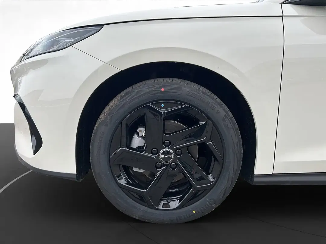 BYD Seal 6 - Thumbnail 9