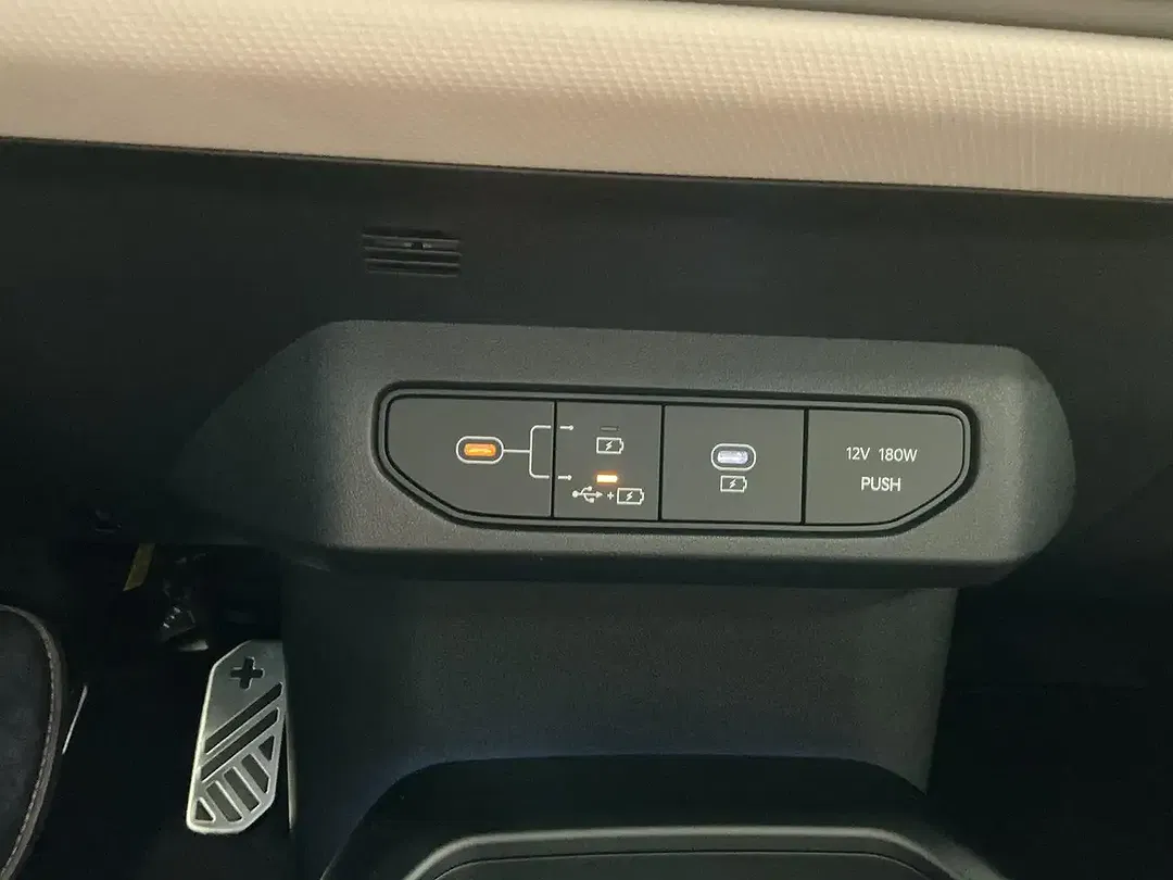 Kia EV4 - Thumbnail 13