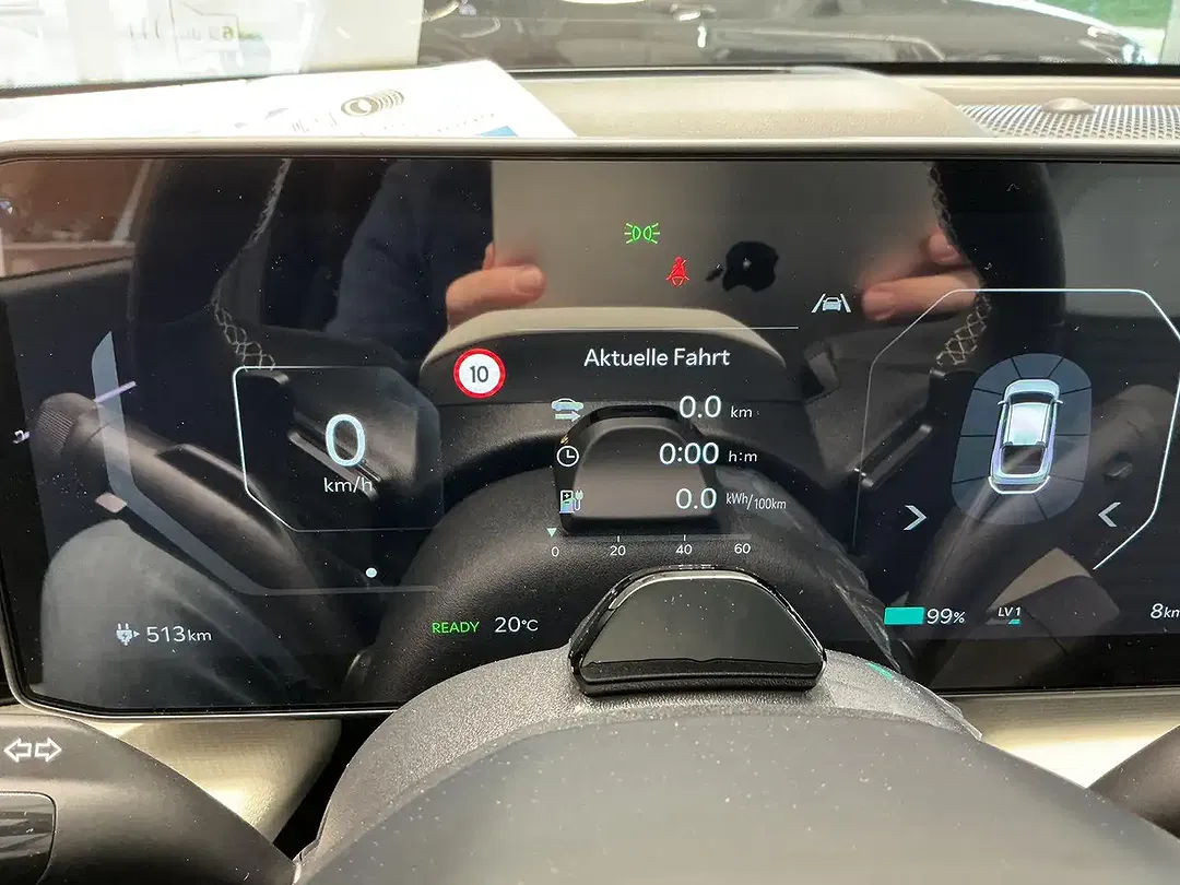 Kia EV4 - Thumbnail 14