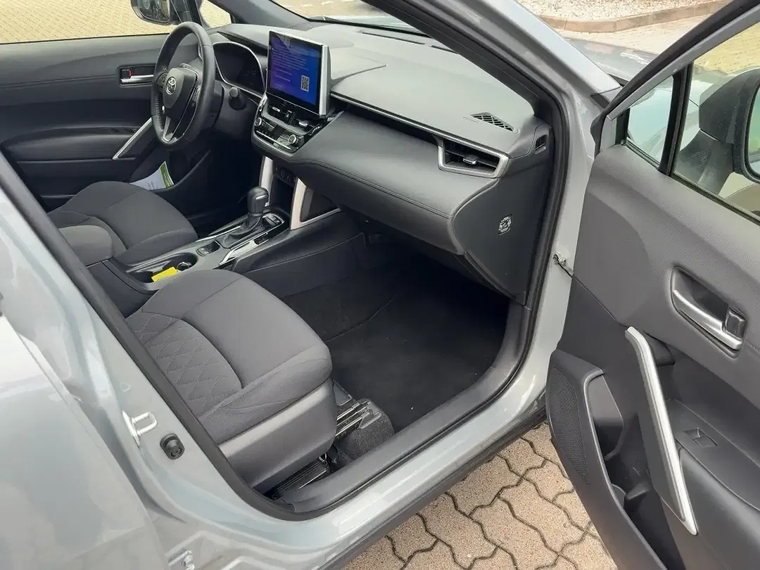 Toyota Corolla Cross - Thumbnail 8