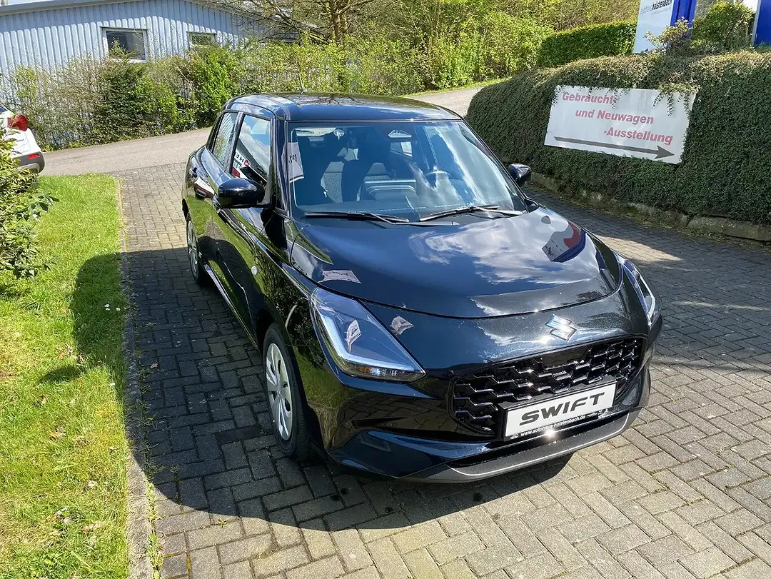 Suzuki Swift - Thumbnail 4