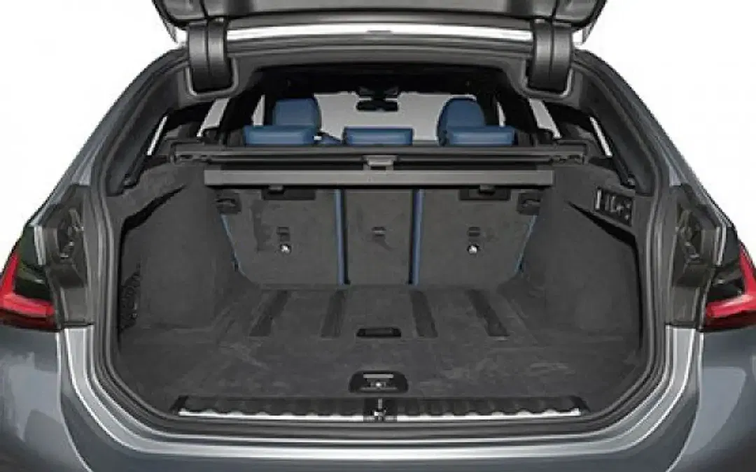 BMW 330 - Thumbnail 4