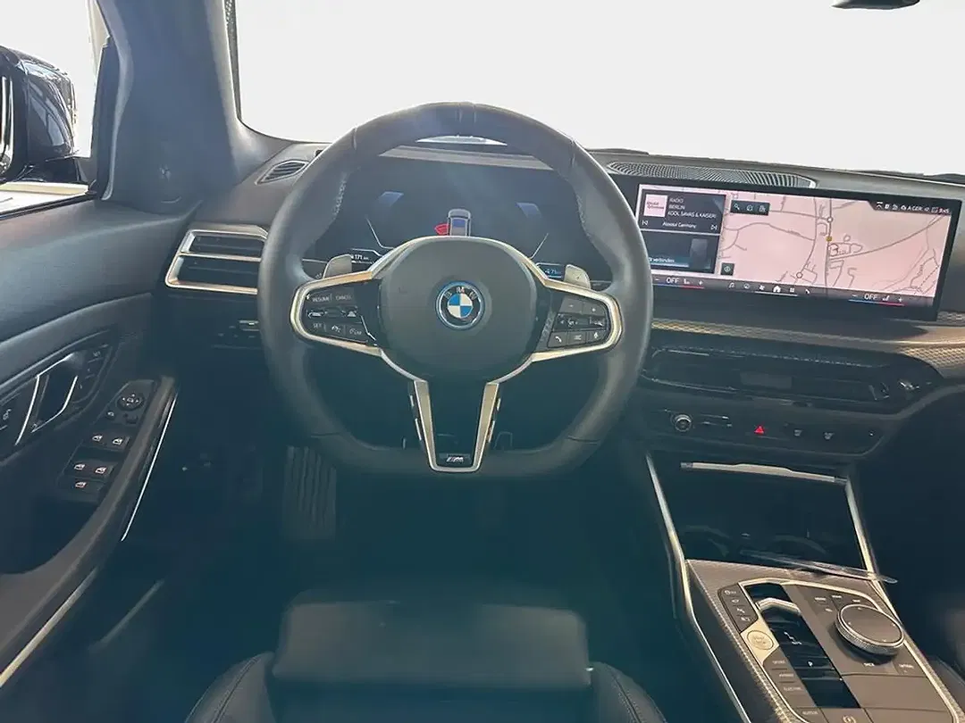 BMW 330 - Thumbnail 10