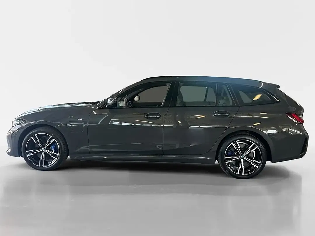 BMW 330 - Thumbnail 3