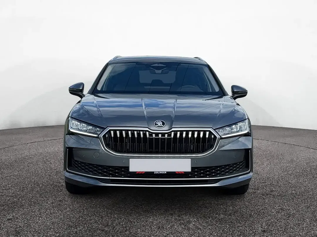 Skoda Superb - Thumbnail 2