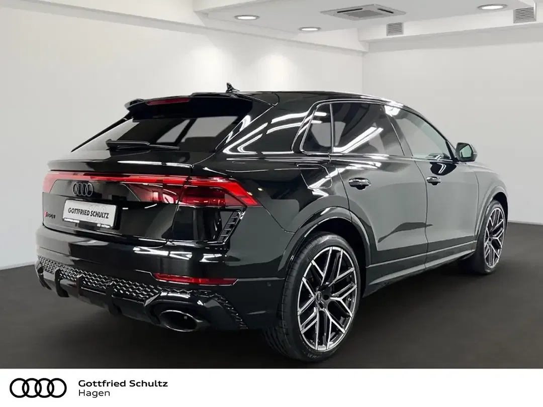 Audi RS Q8 - Thumbnail 3