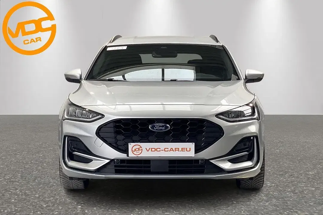 Ford Focus - Thumbnail 4