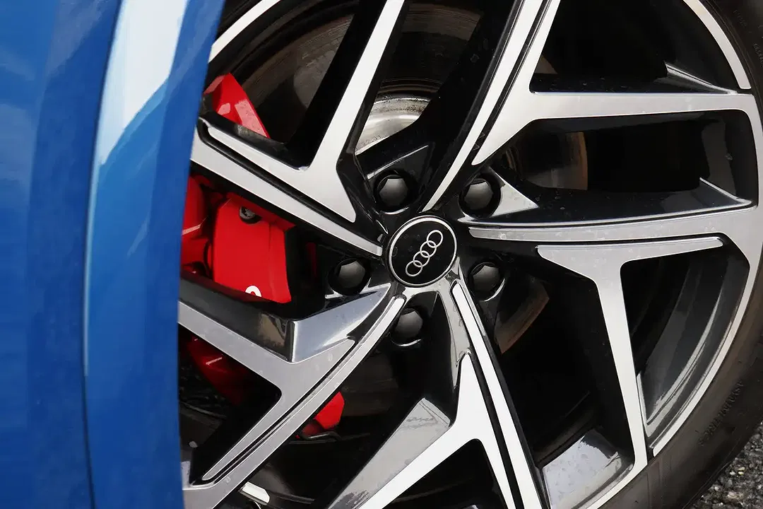 Audi SQ6 e-tron - Thumbnail 2