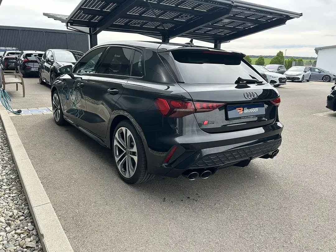 Audi S3 - Thumbnail 4