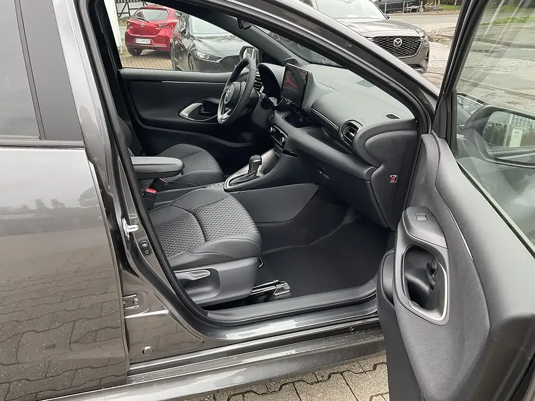 Mazda 2 - Thumbnail 11
