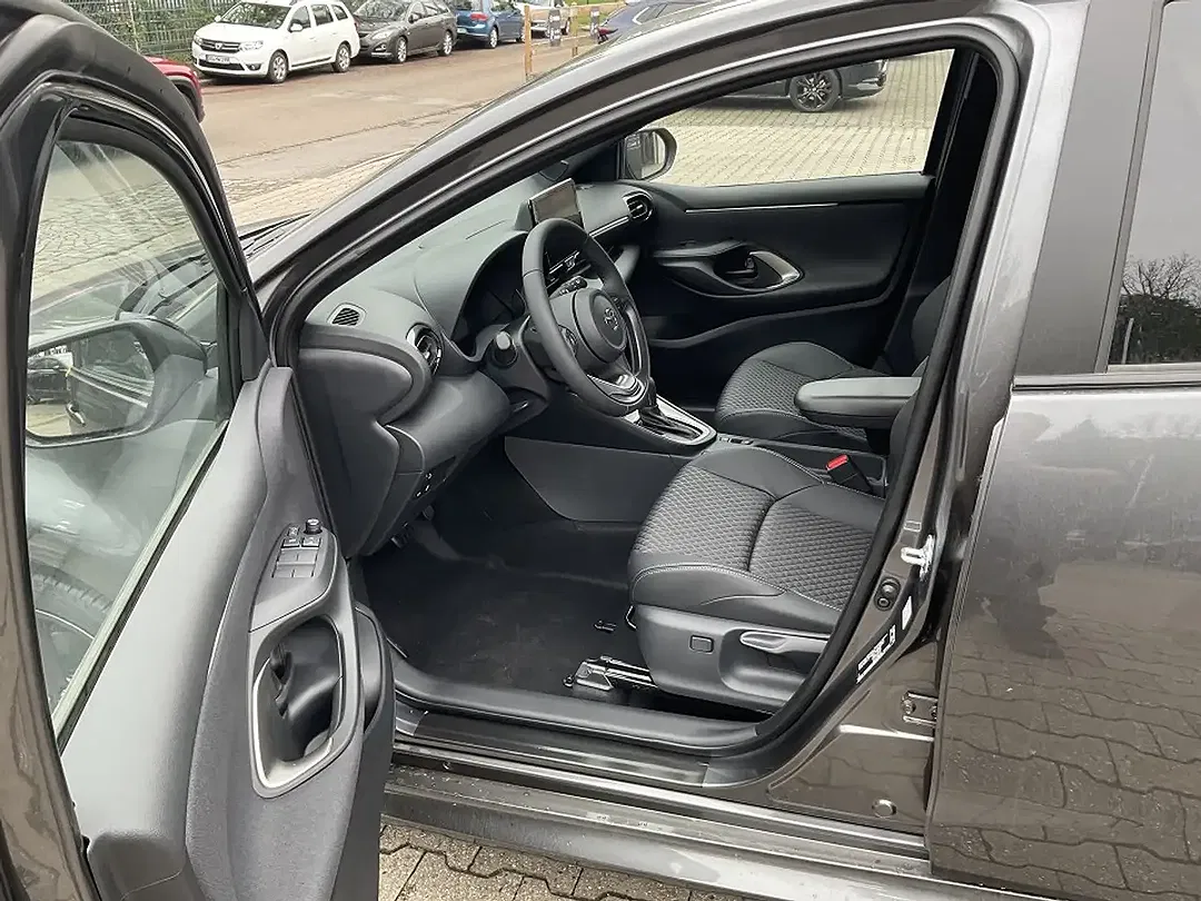 Mazda 2 - Thumbnail 8