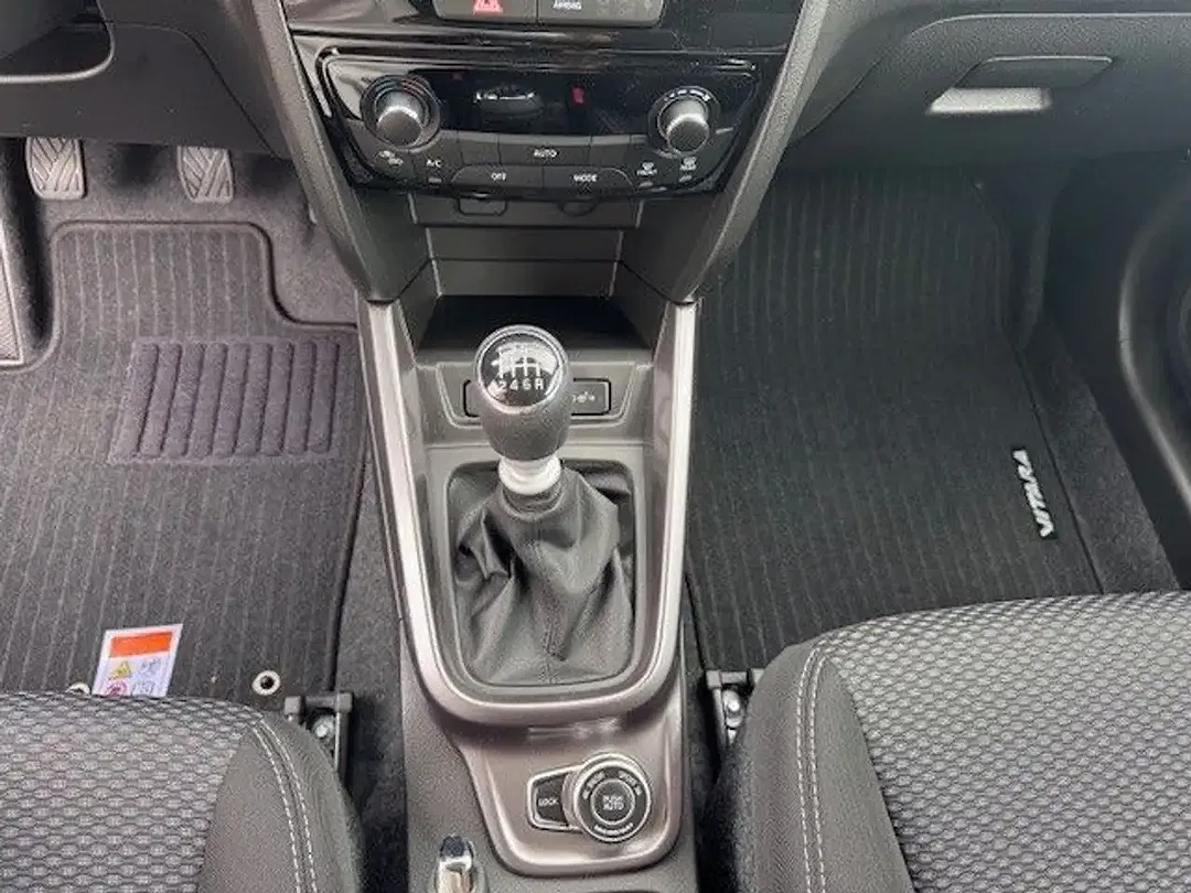 Suzuki Vitara - Thumbnail 14