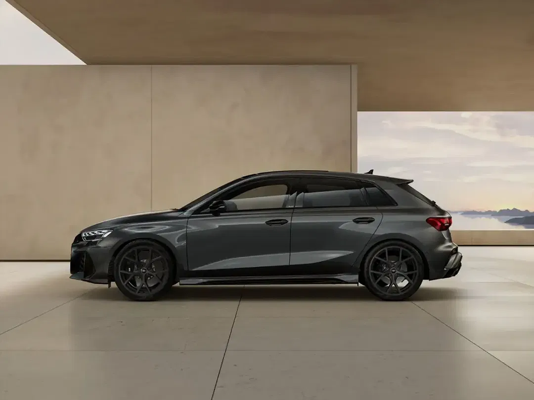 Audi RS3 - Thumbnail 3