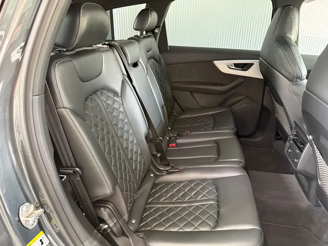Audi SQ7 - Thumbnail 11