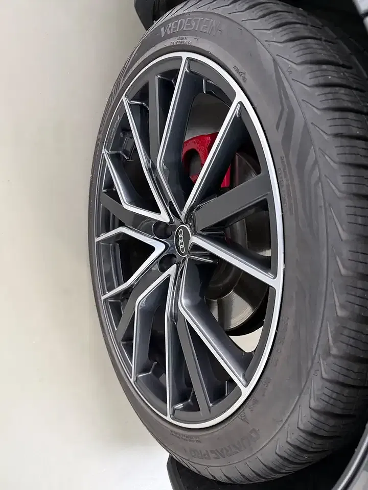 Audi SQ7 - Thumbnail 15