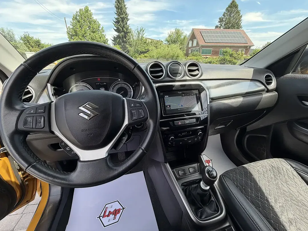 Suzuki Vitara - Thumbnail 5