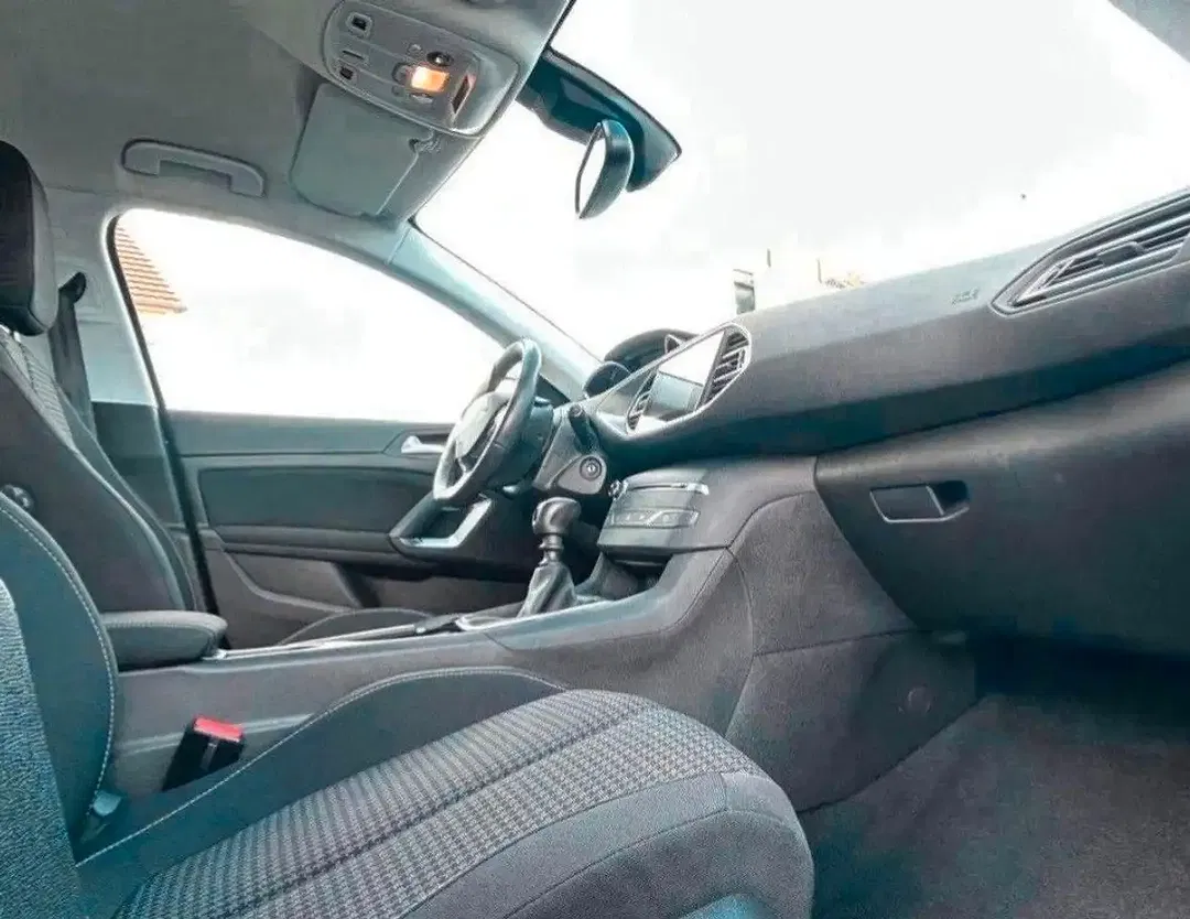 Peugeot 308 - Thumbnail 11