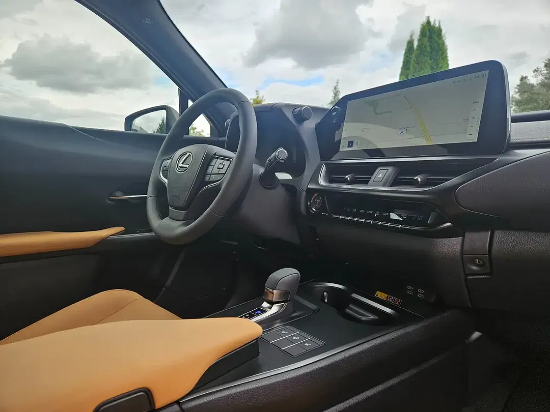 Lexus UX 300h - Thumbnail 14