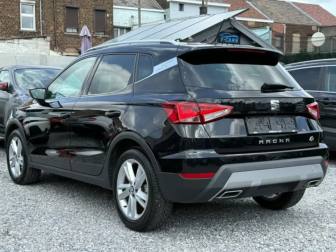 SEAT Arona - Thumbnail 4
