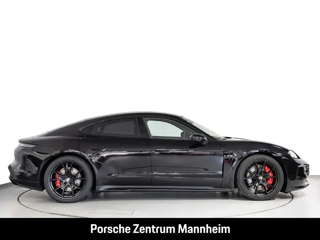 Porsche Taycan - Thumbnail 10
