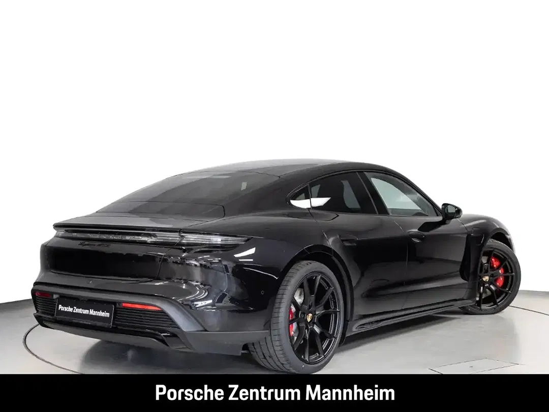 Porsche Taycan - Thumbnail 11