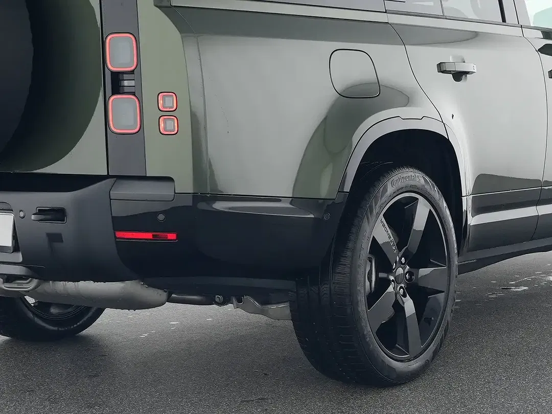 Land Rover Defender - Thumbnail 10