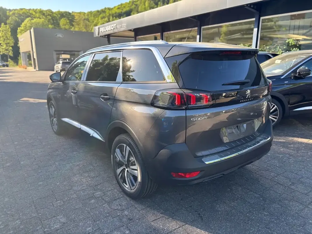 Peugeot 5008 - Thumbnail 4