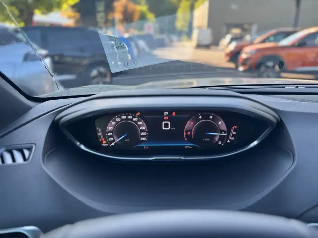 Peugeot 5008 - Thumbnail 6