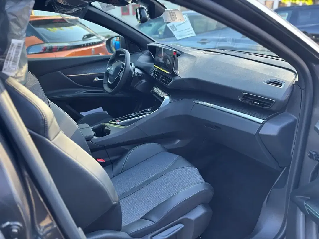 Peugeot 5008 - Thumbnail 9