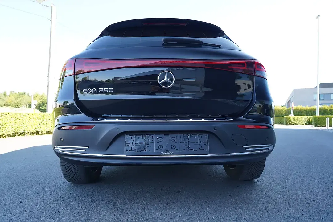 Mercedes-Benz EQA 250 - Thumbnail 10