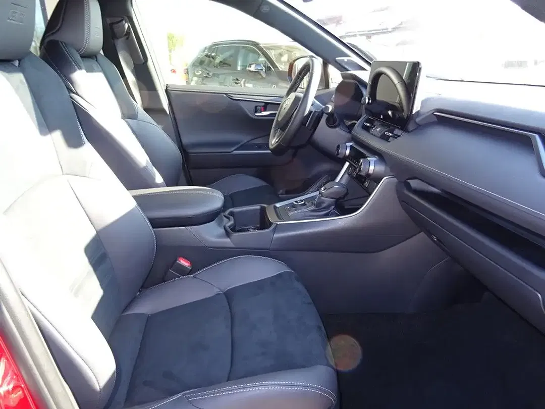 Toyota RAV 4 - Thumbnail 10