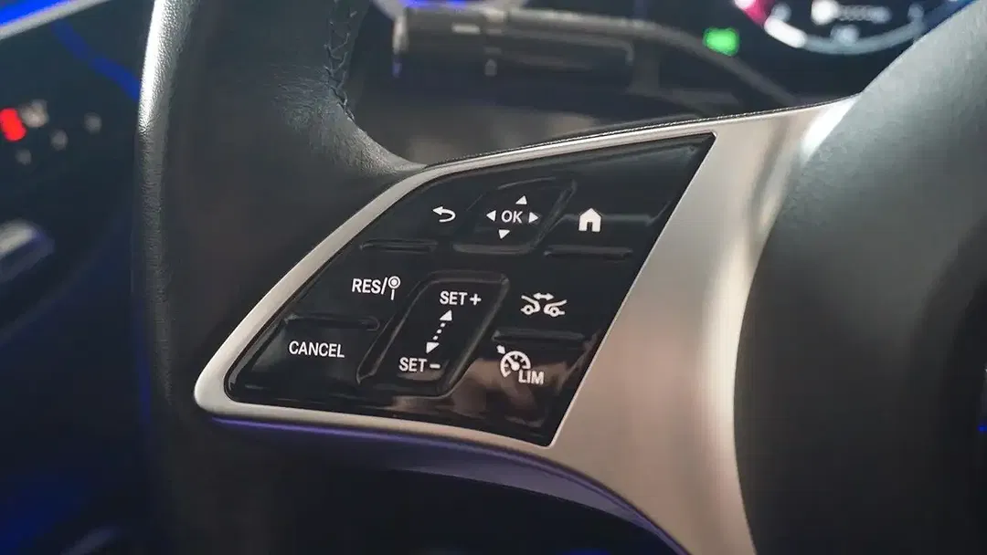 Mercedes-Benz C 300 - Thumbnail 19