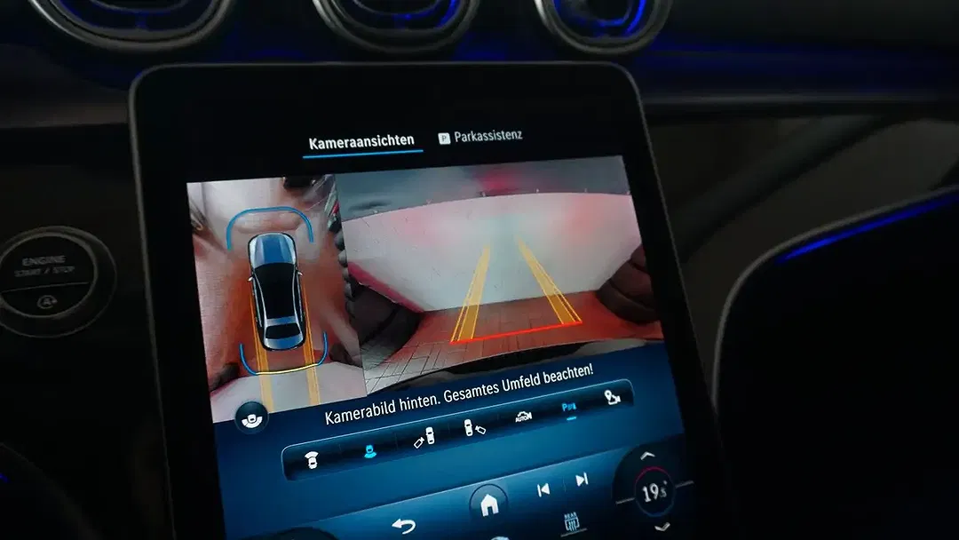 Mercedes-Benz C 300 - Thumbnail 26