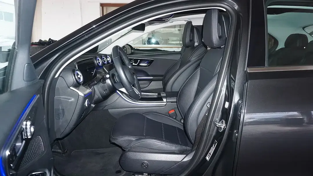 Mercedes-Benz C 300 - Thumbnail 9