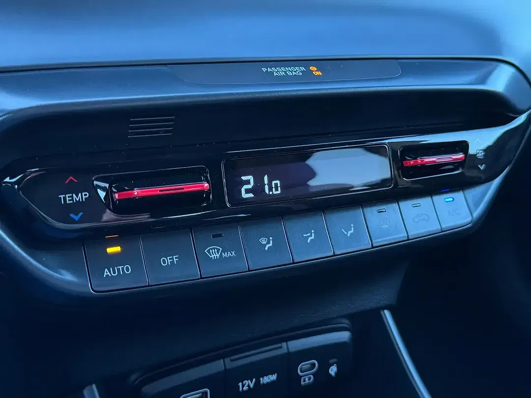 Hyundai i20 - Thumbnail 9