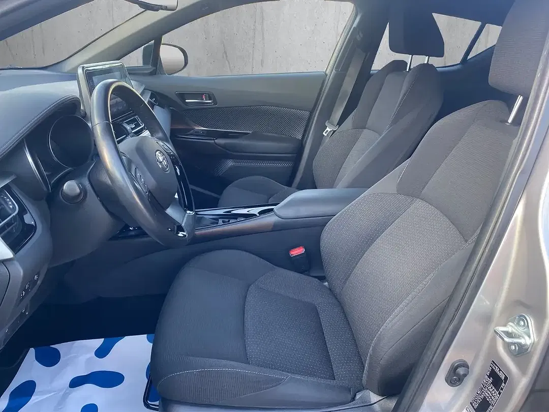 Toyota C-HR - Thumbnail 11