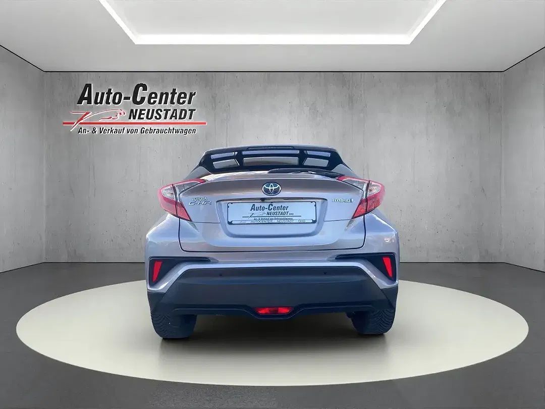 Toyota C-HR - Thumbnail 4